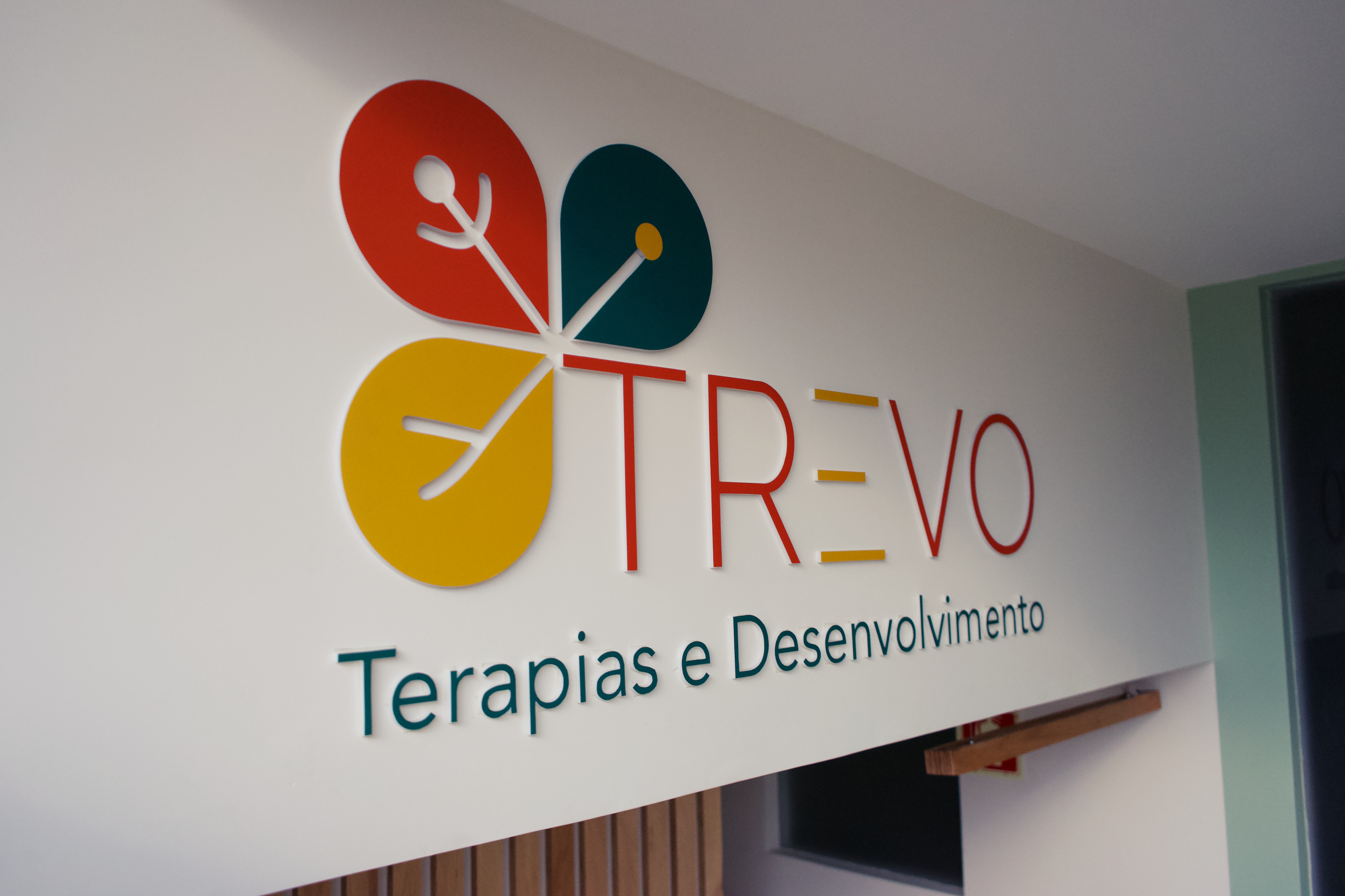 Criança em sessão terapêutica